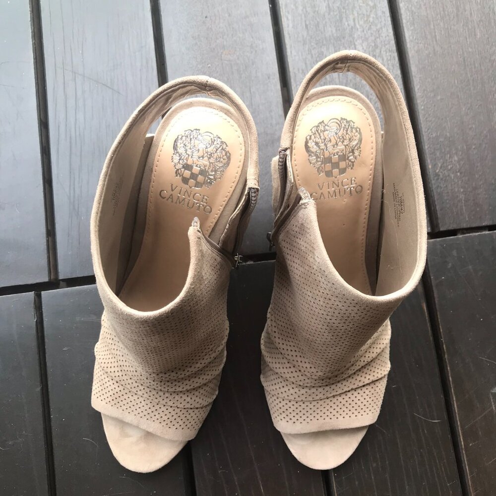 Vince Camuto Booties Sz 10